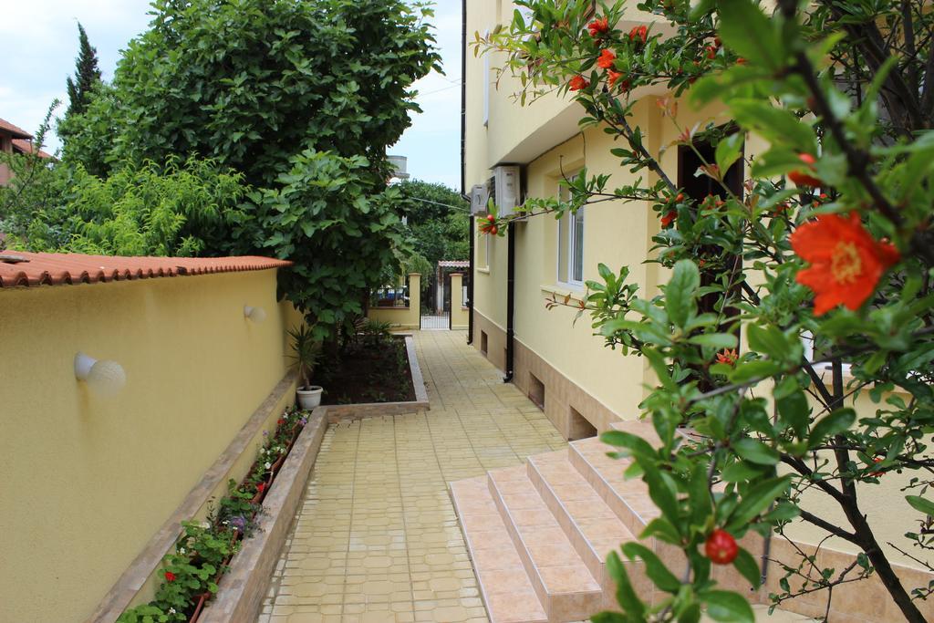 Zlatna Ribka Hotel Chernomorets Exterior photo